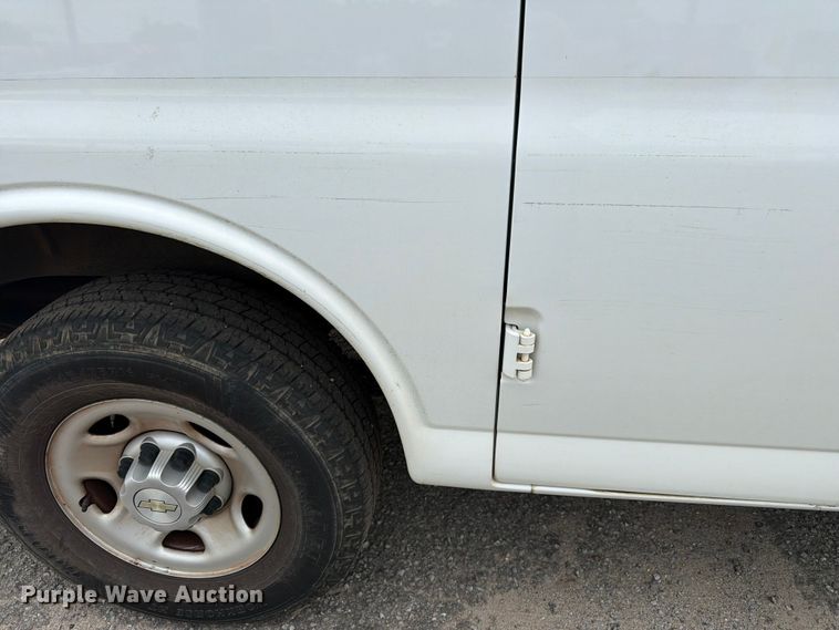 image for item FN2031 2020 Chevrolet Express 2500 utility van