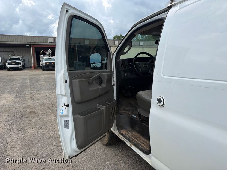 image for item FN2031 2020 Chevrolet Express 2500 utility van