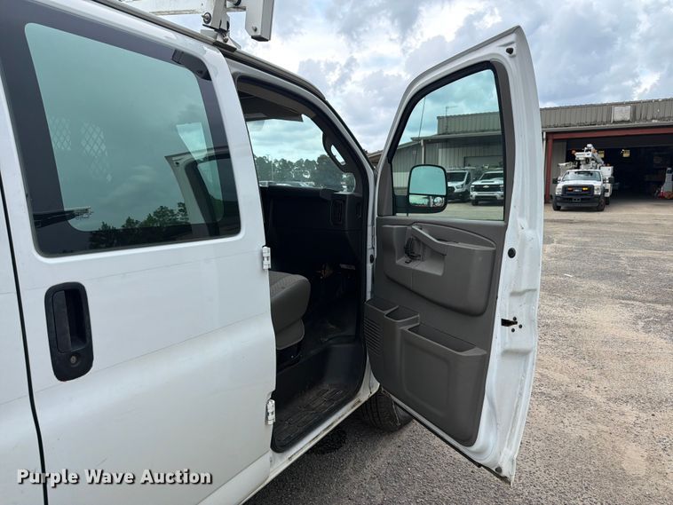 image for item FN2031 2020 Chevrolet Express 2500 utility van