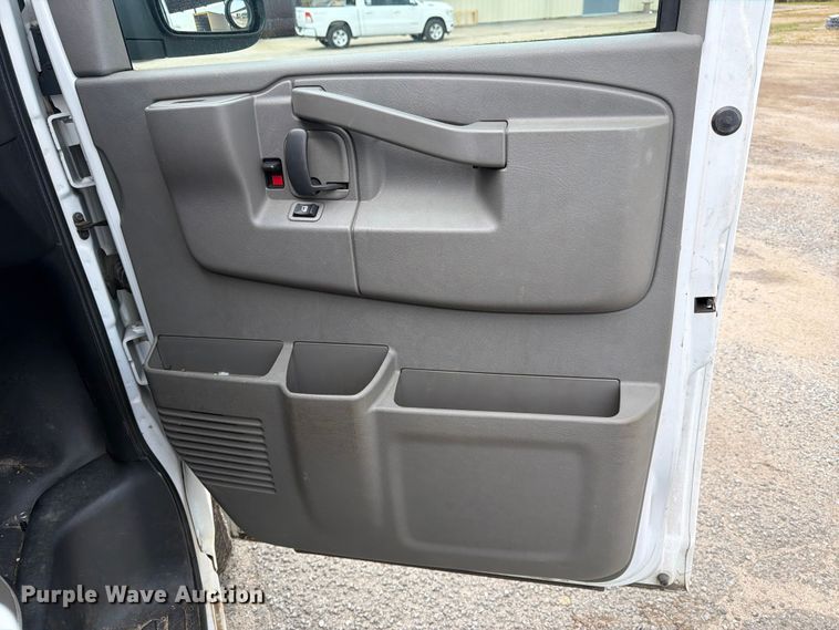 image for item FN2031 2020 Chevrolet Express 2500 utility van