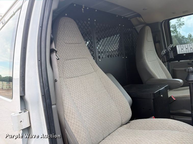 image for item FN2031 2020 Chevrolet Express 2500 utility van
