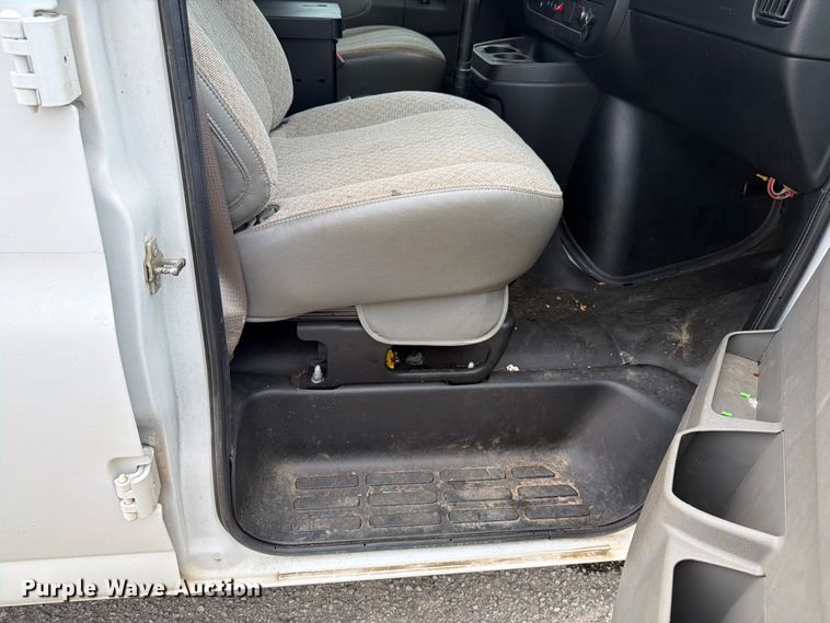 image for item FN2031 2020 Chevrolet Express 2500 utility van