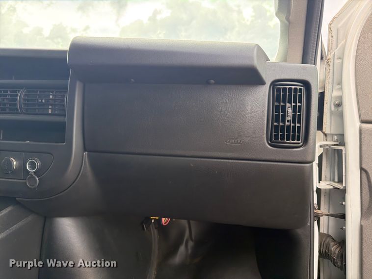 image for item FN2031 2020 Chevrolet Express 2500 utility van