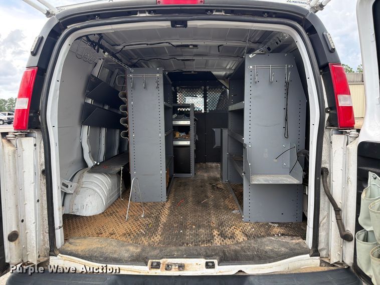 image for item FN2031 2020 Chevrolet Express 2500 utility van
