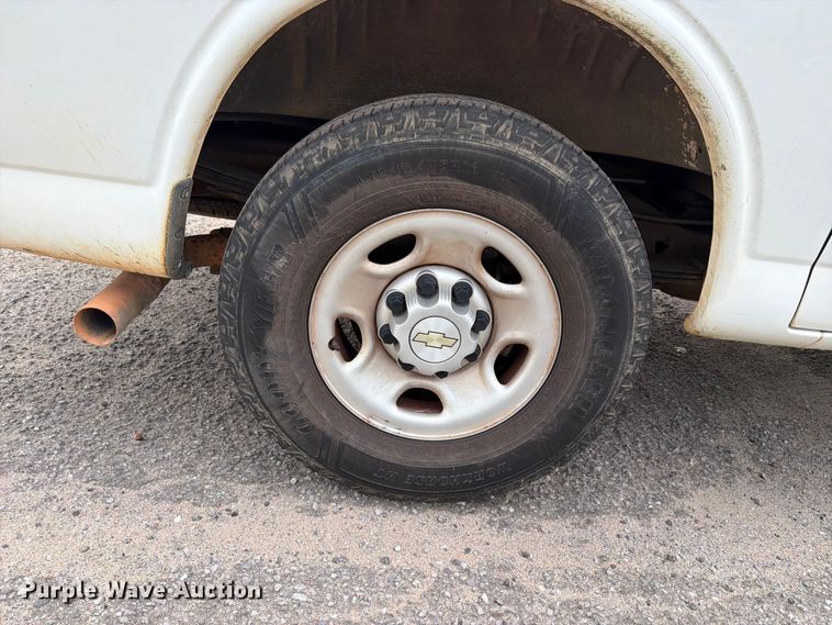 image for item FN2031 2020 Chevrolet Express 2500 utility van