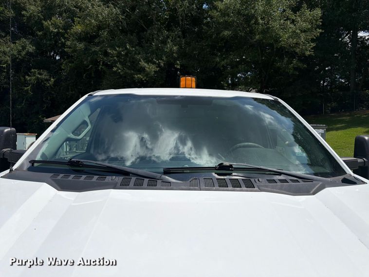 image for item FN2035 2019 Ford F250 Super Duty XL pickup truck