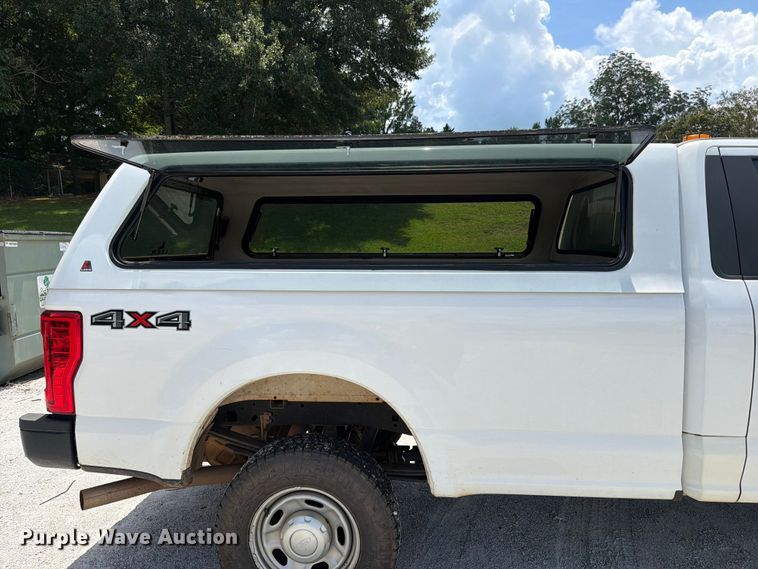image for item FN2035 2019 Ford F250 Super Duty XL pickup truck