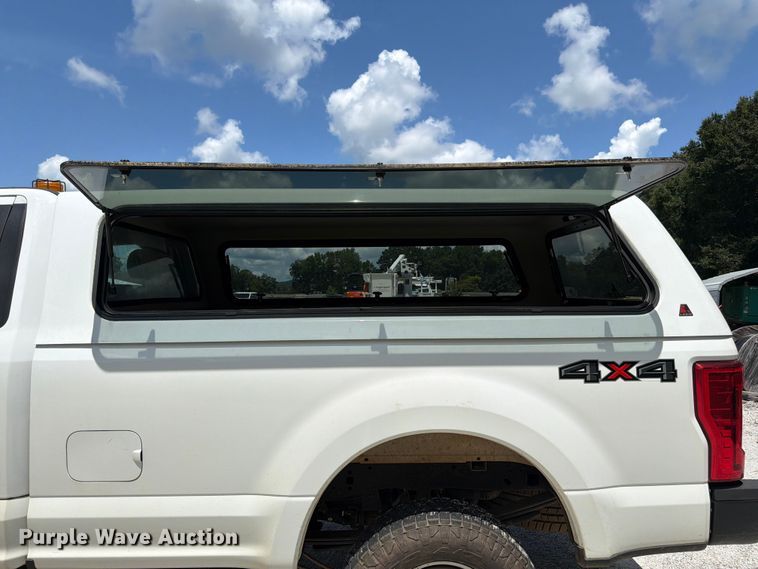 image for item FN2035 2019 Ford F250 Super Duty XL pickup truck