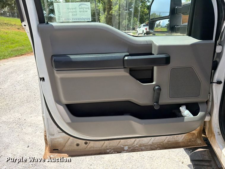 image for item FN2035 2019 Ford F250 Super Duty XL pickup truck