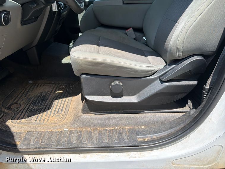 image for item FN2035 2019 Ford F250 Super Duty XL pickup truck