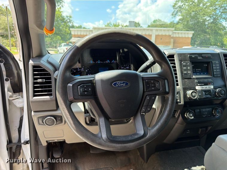 image for item FN2035 2019 Ford F250 Super Duty XL pickup truck