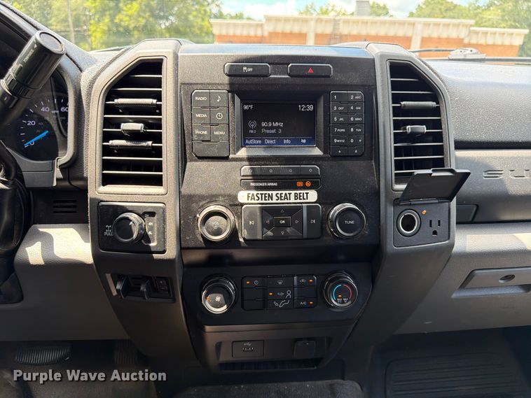 image for item FN2035 2019 Ford F250 Super Duty XL pickup truck