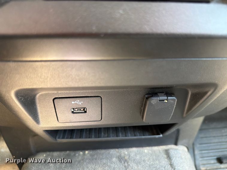 image for item FN2035 2019 Ford F250 Super Duty XL pickup truck