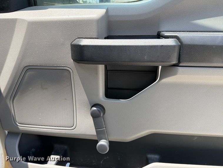image for item FN2035 2019 Ford F250 Super Duty XL pickup truck
