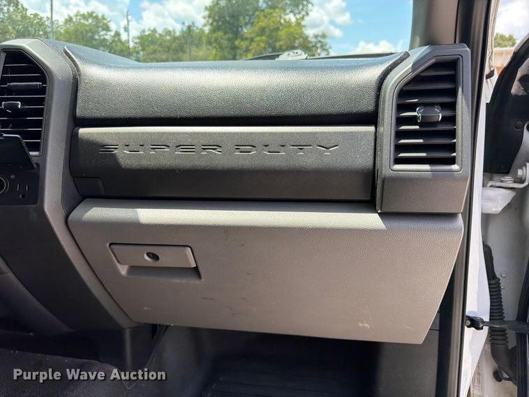 image for item FN2035 2019 Ford F250 Super Duty XL pickup truck