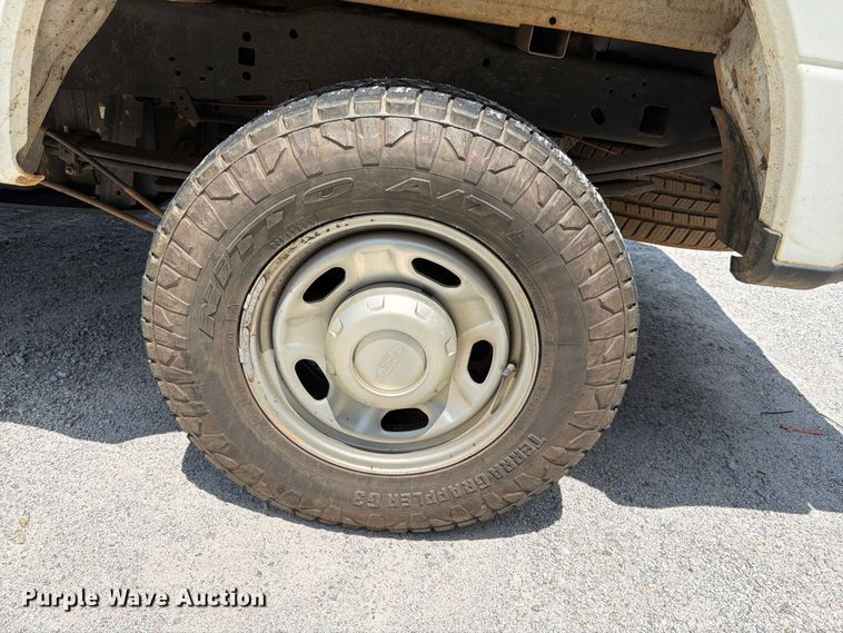 image for item FN2035 2019 Ford F250 Super Duty XL pickup truck