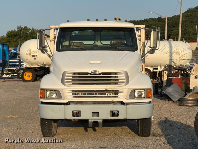 image for item FN2550 2007 Sterling Acterra flatbed truck
