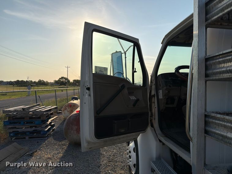 image for item FN2550 2007 Sterling Acterra flatbed truck