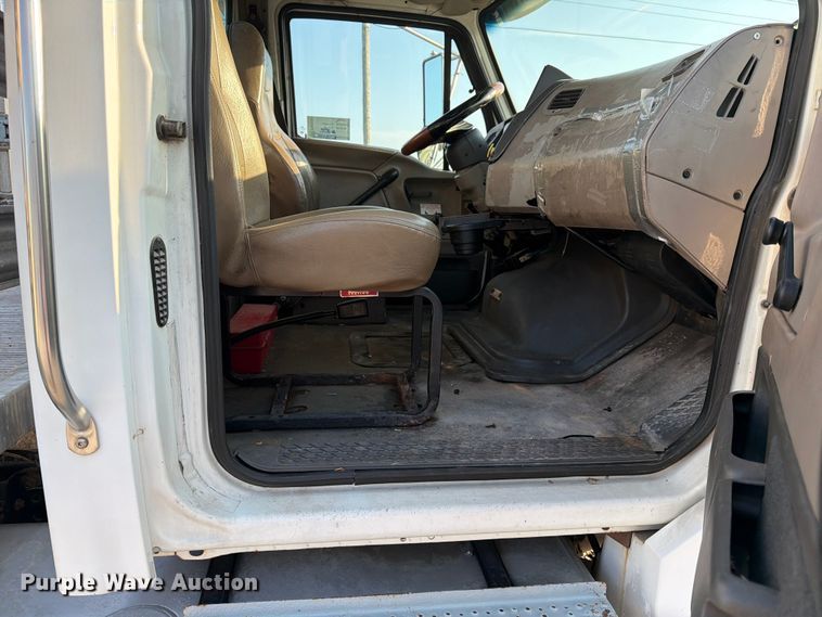 image for item FN2550 2007 Sterling Acterra flatbed truck