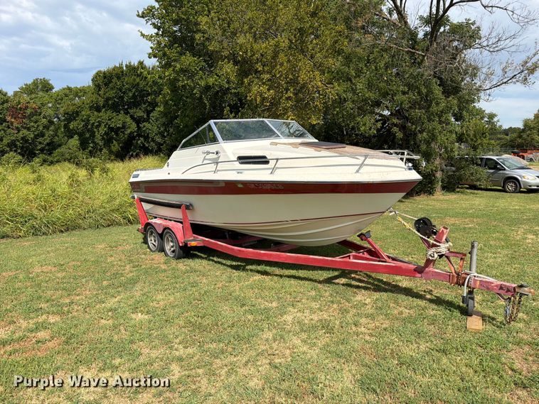 image for item FN2562 1982 Celebrity Boat Inc 210V boat