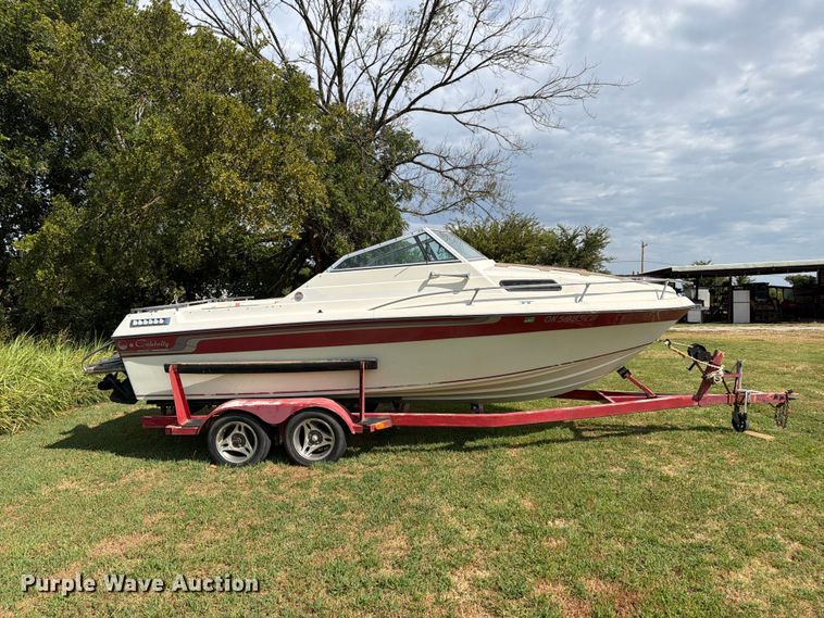 image for item FN2562 1982 Celebrity Boat Inc 210V boat