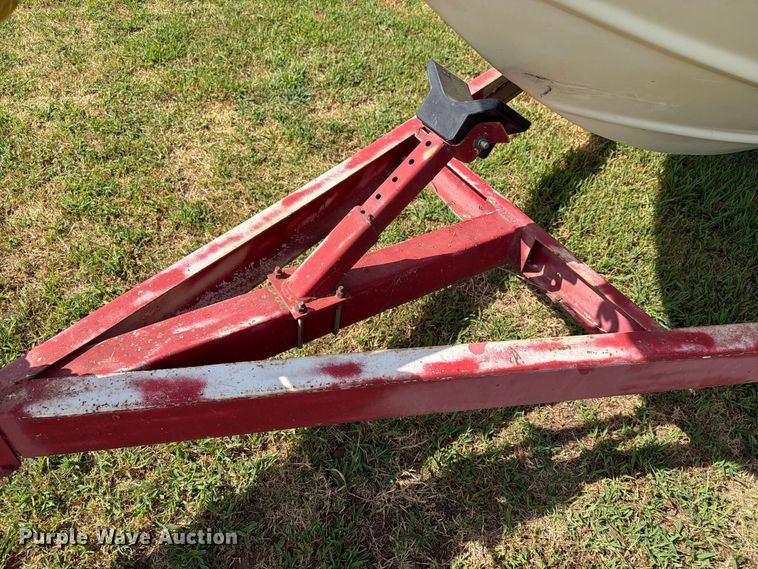 image for item FN2562 1982 Celebrity Boat Inc 210V boat