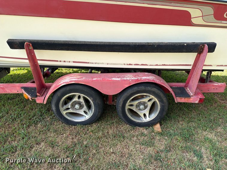 image for item FN2562 1982 Celebrity Boat Inc 210V boat