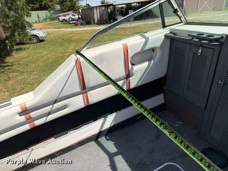 image for item FN2562 1982 Celebrity Boat Inc 210V boat
