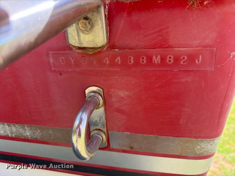 image for item FN2562 1982 Celebrity Boat Inc 210V boat
