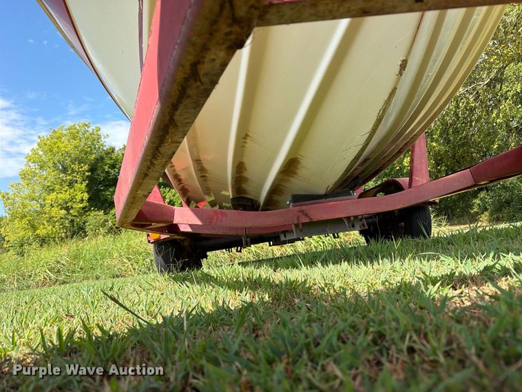 image for item FN2562 1982 Celebrity Boat Inc 210V boat