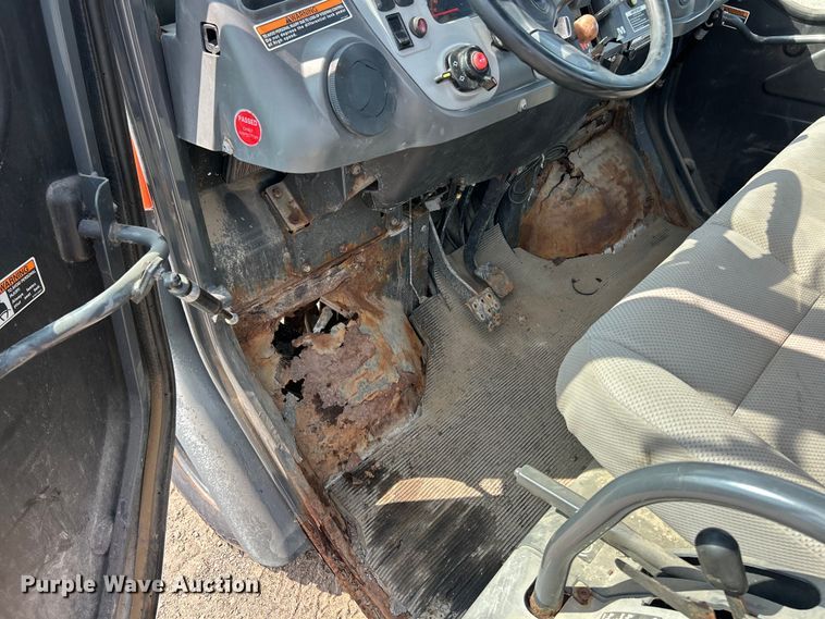 image for item FT6093 2001 Kubota RTV1100 utility vehicle