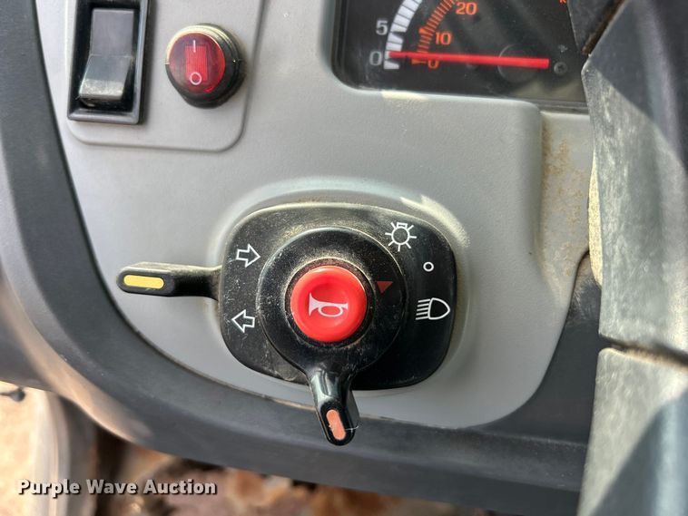 image for item FT6093 2001 Kubota RTV1100 utility vehicle