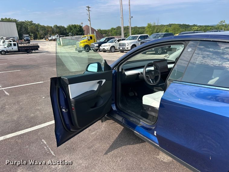 image for item FT6094 2021 Tesla Model Y SUV
