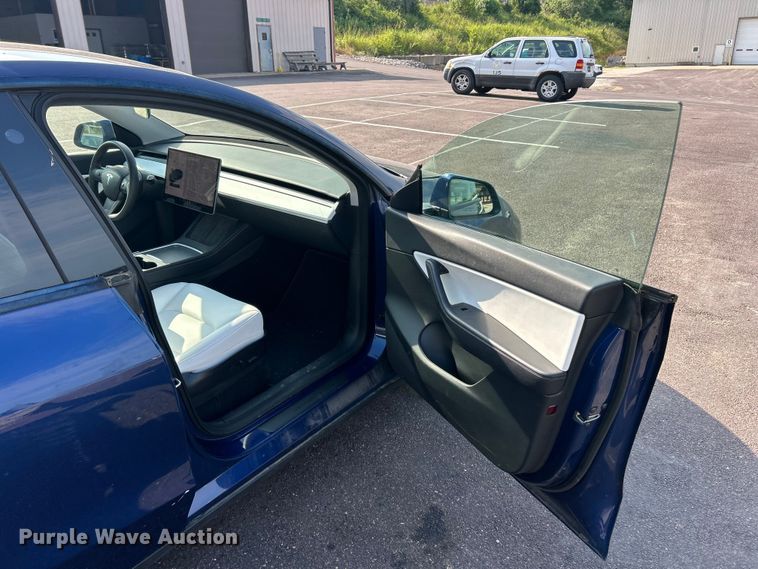 image for item FT6094 2021 Tesla Model Y SUV