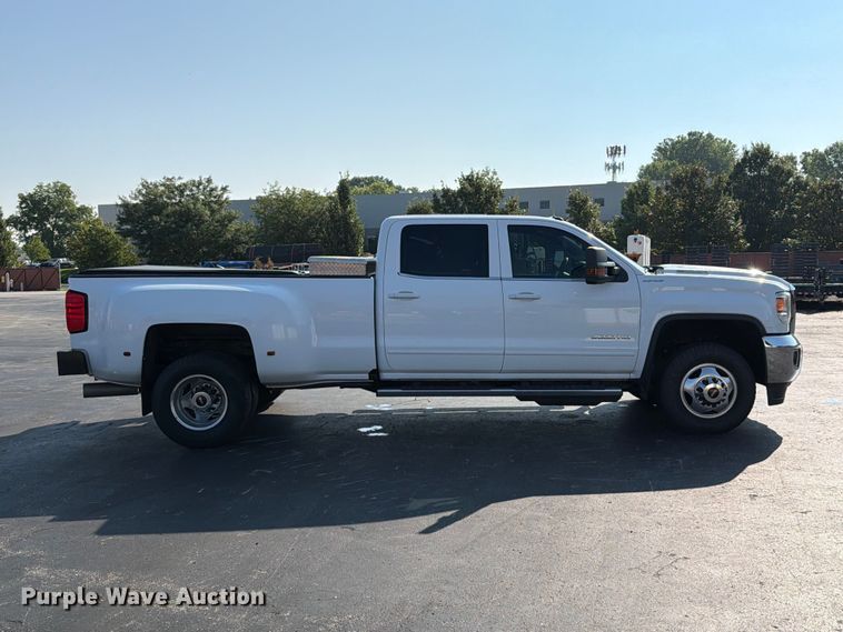 image for item FT6128 2019 GMC Sierra 3500HD SLE Crew Cab pickup truck