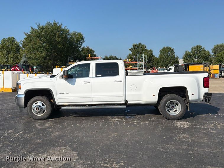 image for item FT6128 2019 GMC Sierra 3500HD SLE Crew Cab pickup truck