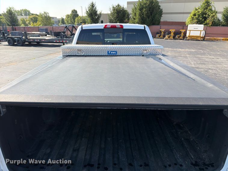 image for item FT6128 2019 GMC Sierra 3500HD SLE Crew Cab pickup truck