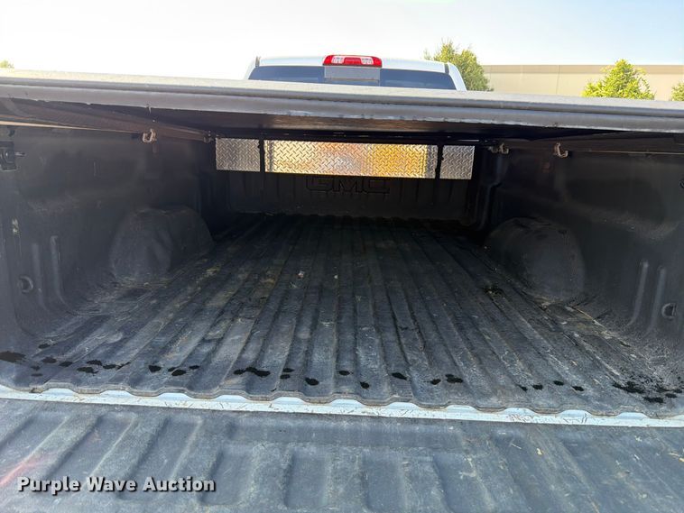 image for item FT6128 2019 GMC Sierra 3500HD SLE Crew Cab pickup truck
