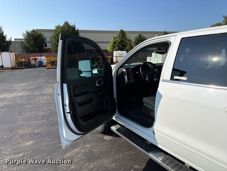 image for item FT6128 2019 GMC Sierra 3500HD SLE Crew Cab pickup truck
