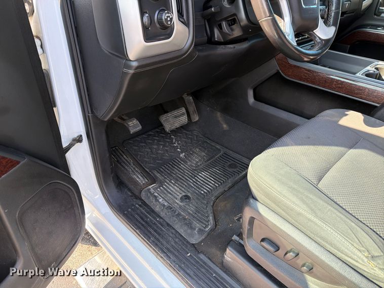 image for item FT6128 2019 GMC Sierra 3500HD SLE Crew Cab pickup truck