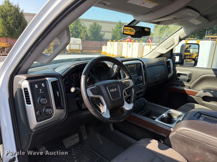 image for item FT6128 2019 GMC Sierra 3500HD SLE Crew Cab pickup truck