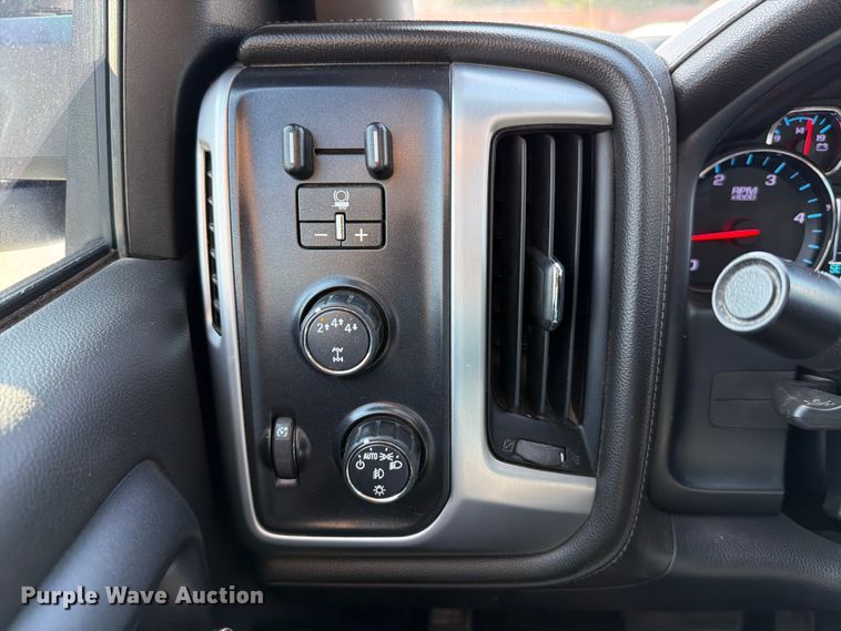 image for item FT6128 2019 GMC Sierra 3500HD SLE Crew Cab pickup truck