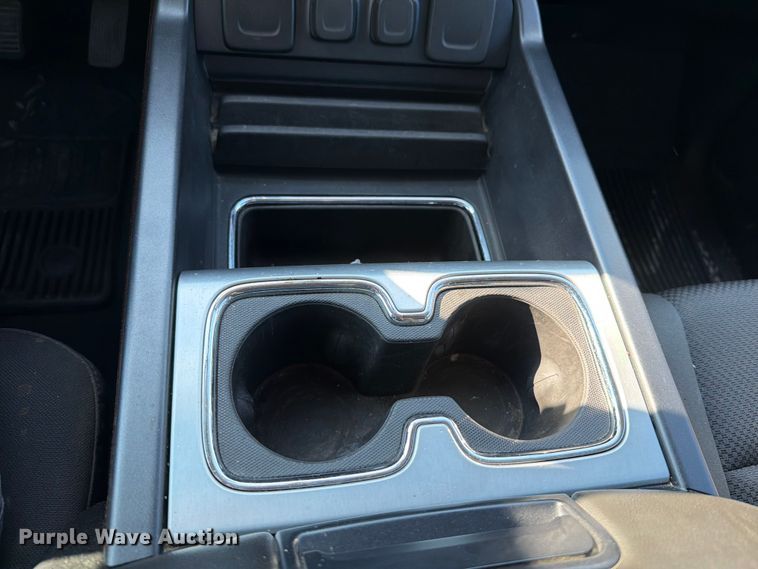 image for item FT6128 2019 GMC Sierra 3500HD SLE Crew Cab pickup truck