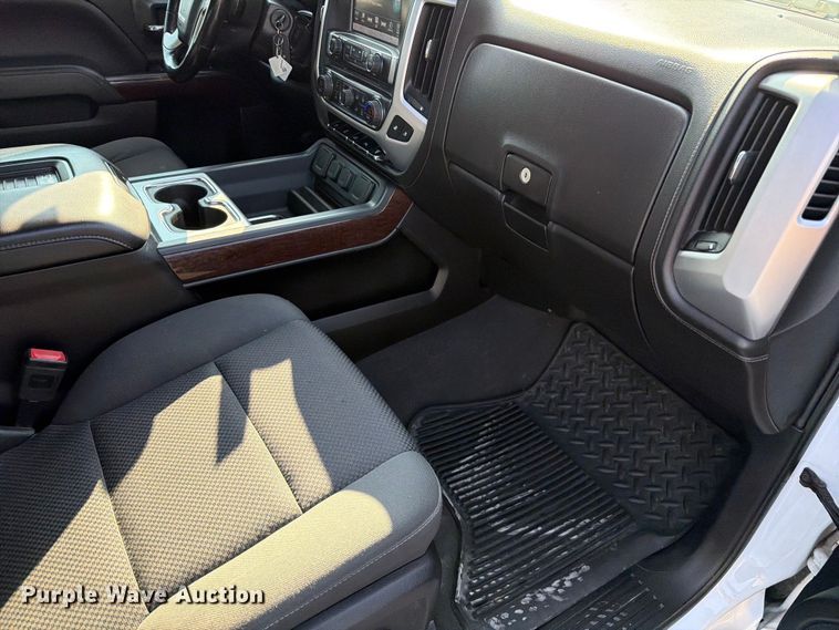 image for item FT6128 2019 GMC Sierra 3500HD SLE Crew Cab pickup truck