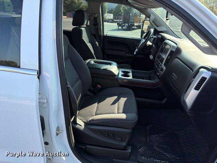 image for item FT6128 2019 GMC Sierra 3500HD SLE Crew Cab pickup truck