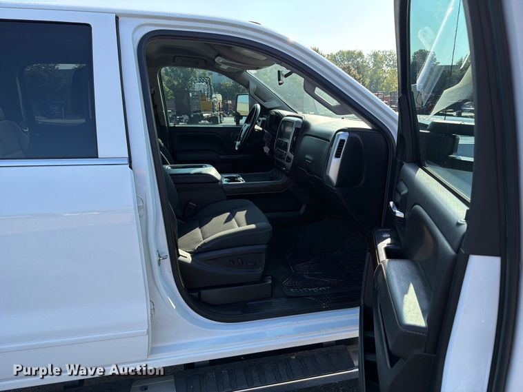 image for item FT6128 2019 GMC Sierra 3500HD SLE Crew Cab pickup truck