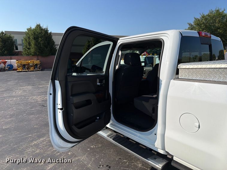 image for item FT6128 2019 GMC Sierra 3500HD SLE Crew Cab pickup truck