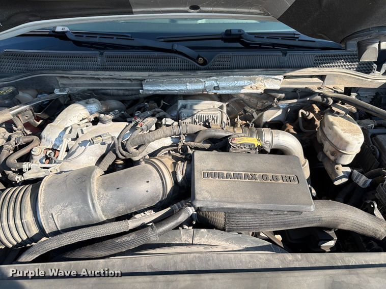 image for item FT6128 2019 GMC Sierra 3500HD SLE Crew Cab pickup truck