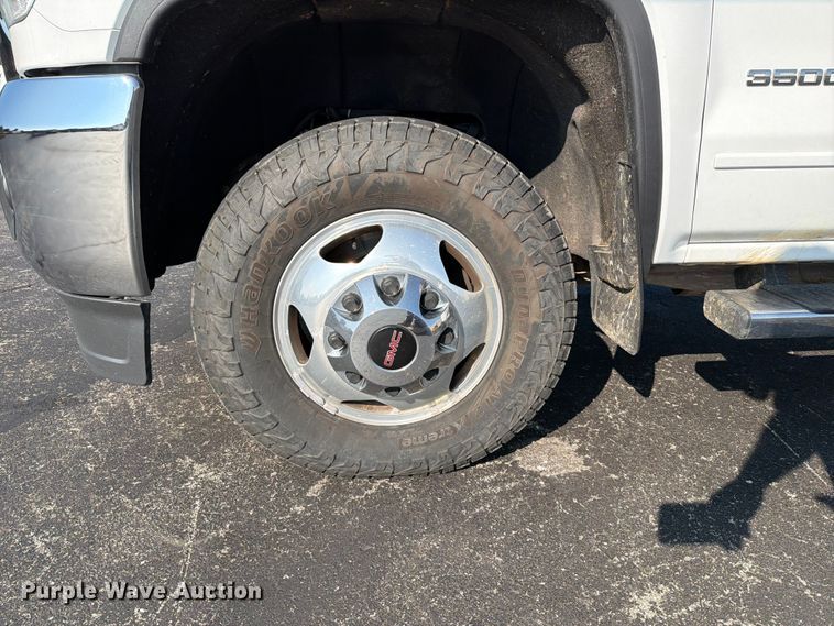 image for item FT6128 2019 GMC Sierra 3500HD SLE Crew Cab pickup truck