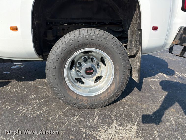 image for item FT6128 2019 GMC Sierra 3500HD SLE Crew Cab pickup truck